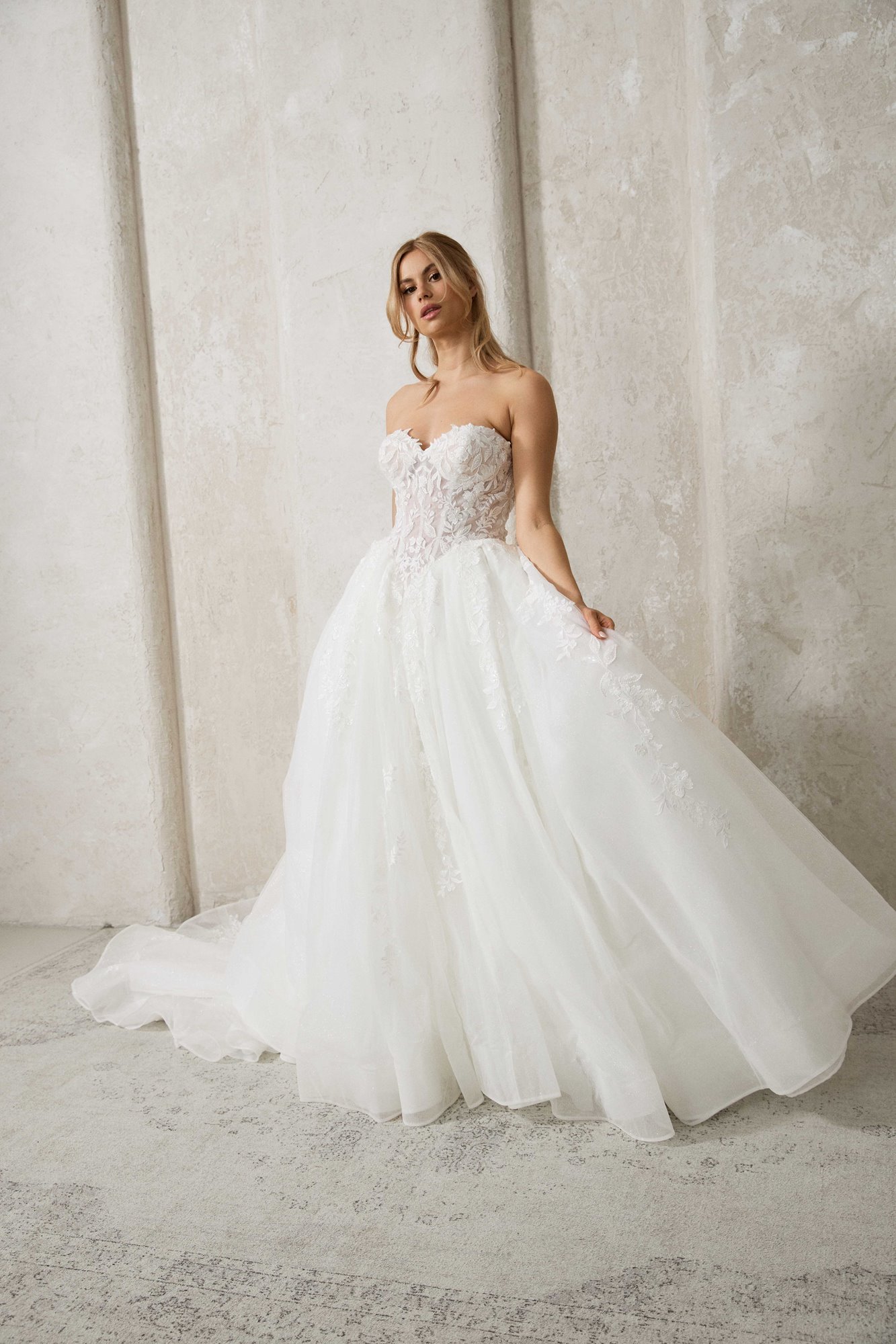 Prinzessin Brautkleid mit weitem Rock